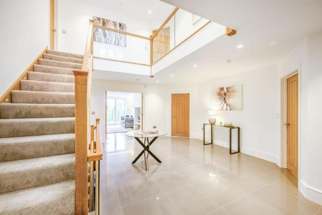 8502843-interior01.jpg