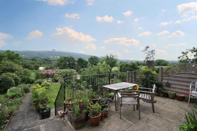 6 Newall Mount - Out