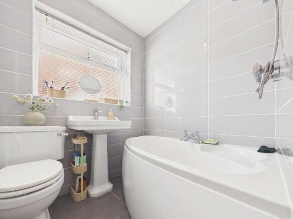 3 bed Semi-Detached Bungalow for sale Image 10