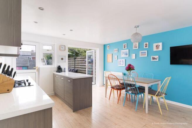 kitchen/dining...