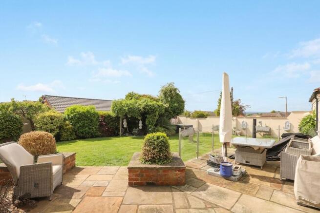 5 bed Semi-Detached for sale Image 5