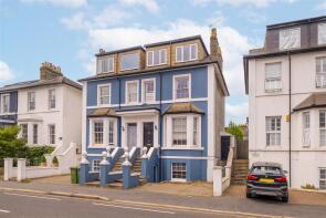 9, Cholmley Villas, Portsmouth Road, Thames Ditton KT7 0XU