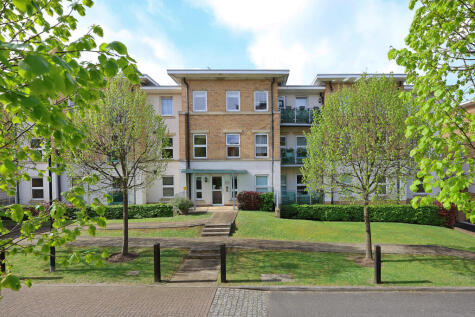 Highbury Drive, Leatherhead, Surrey, KT22