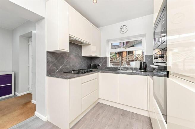 3 bed Semi-Detached Bungalow for sale Image 10