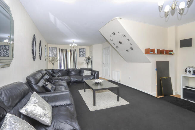 4 bed Terraced for sale Image 9