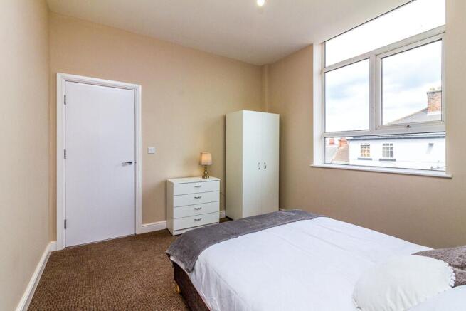 1 bed Apartment to rent Image 6