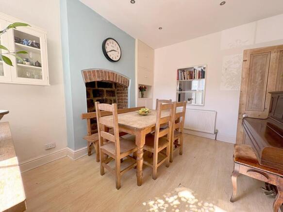 4 bed House for sale Image 5