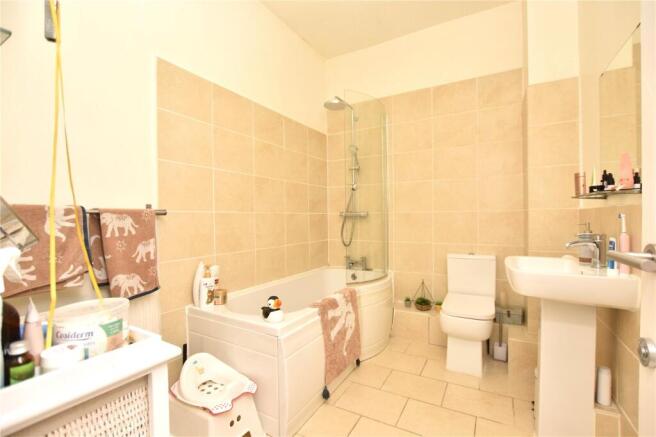 3 bed Terraced for sale Image 6