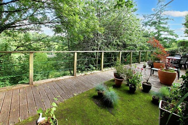 Decking & Rear garden