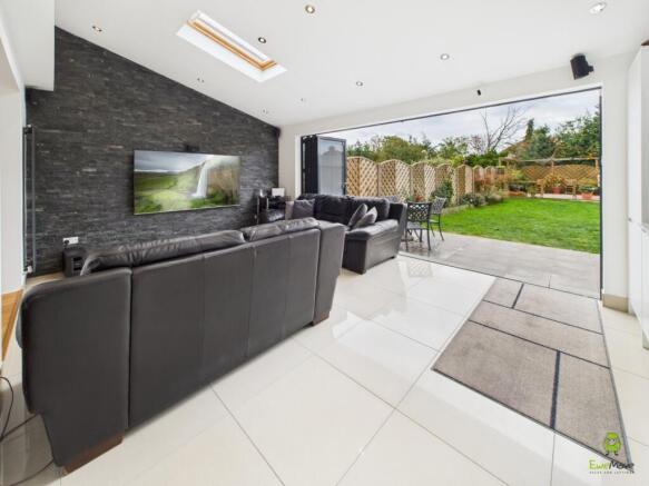 Presented by Clinton at EweMove Bexleyheath and Da