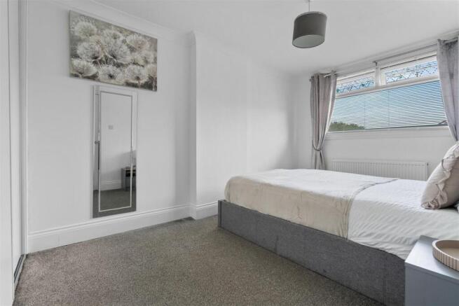 3 bed Semi-Detached for sale Image 8