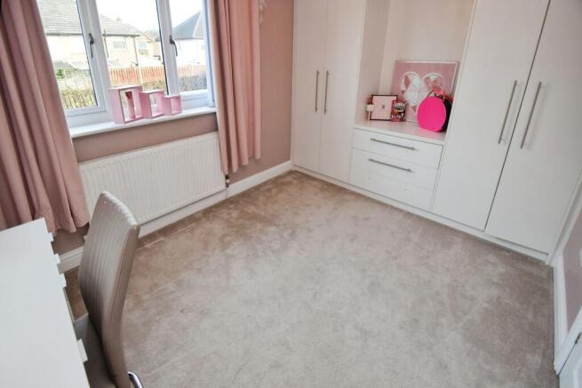5 bed Detached for sale Image 8