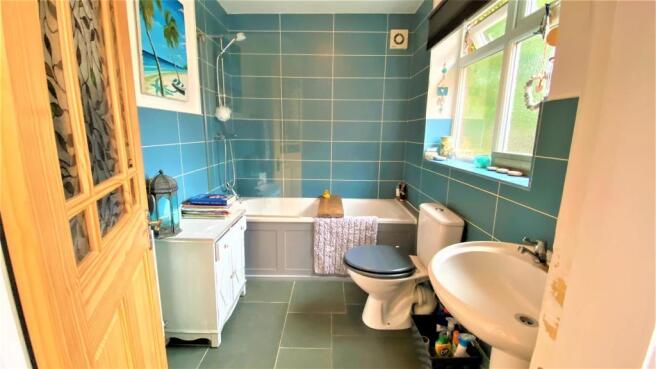 Bathroom.jpg