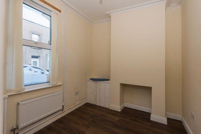 FRONT LOUNGE