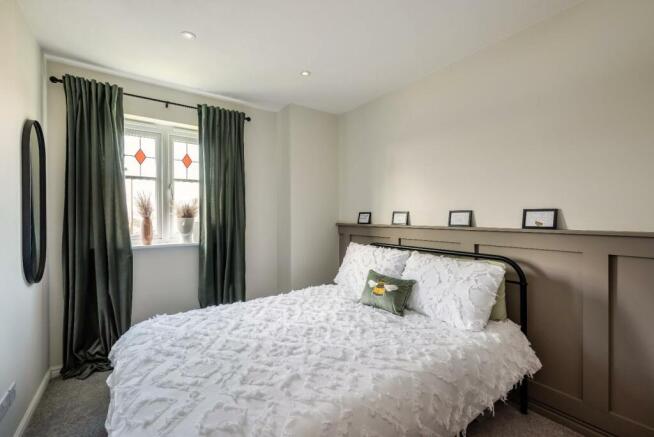bedroom2.jpg