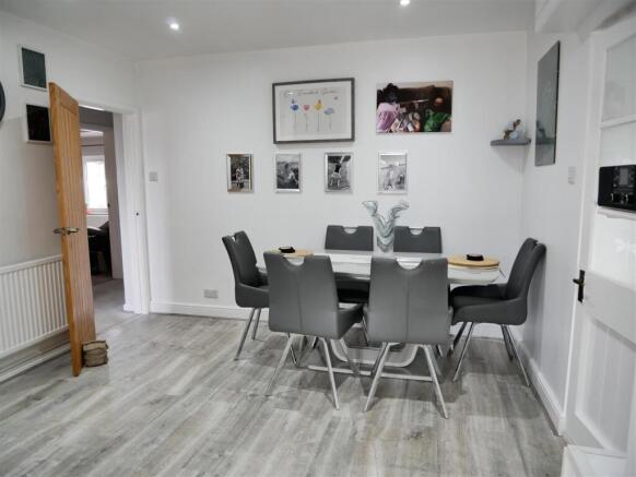 EXTENDED DINING KITCHEN
