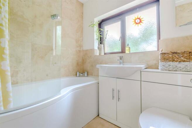 2 bed House to rent Image 6
