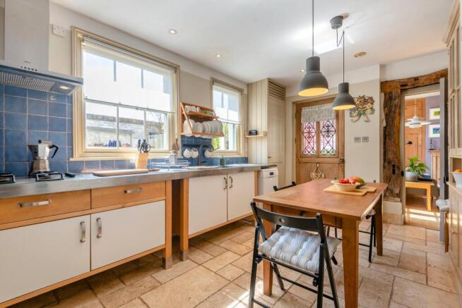 Kitchen/B'fast Room