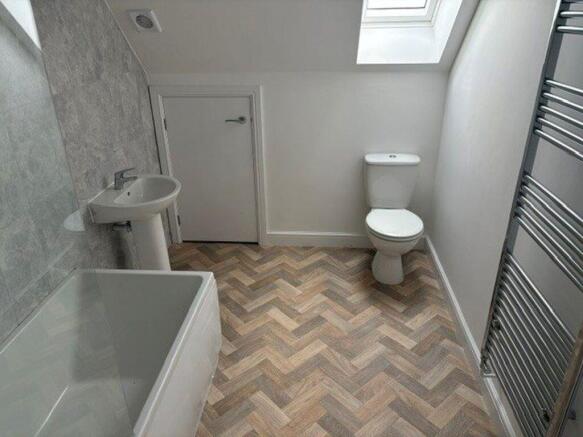 3 bed Detached to rent Image 11