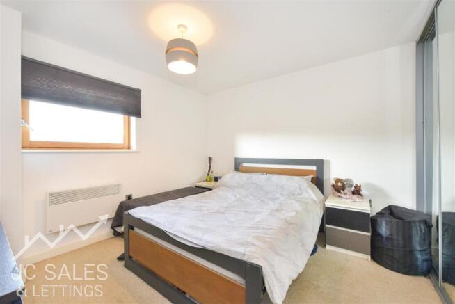 1 bed Flat for sale Image 6