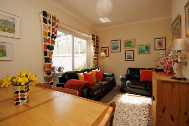 3 bed Town House for sale Image 4
