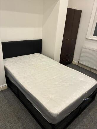 3 bed Flat to rent Image 4