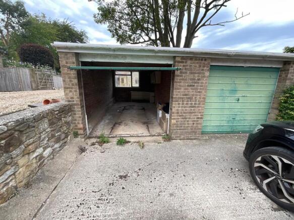 2 bed Flat for sale Image 10