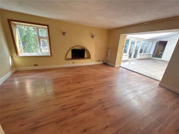5 bed House for sale Image 7
