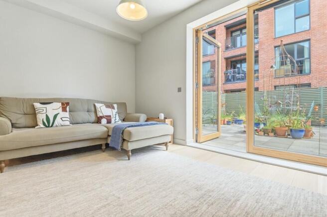 3 bed Town House for sale Image 6