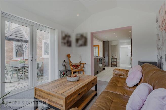 4 bed Detached for sale Image 10