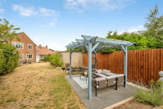 3 bed Terraced for sale Image 4