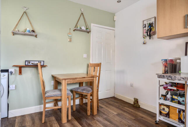 1396101-8-695e4cd...