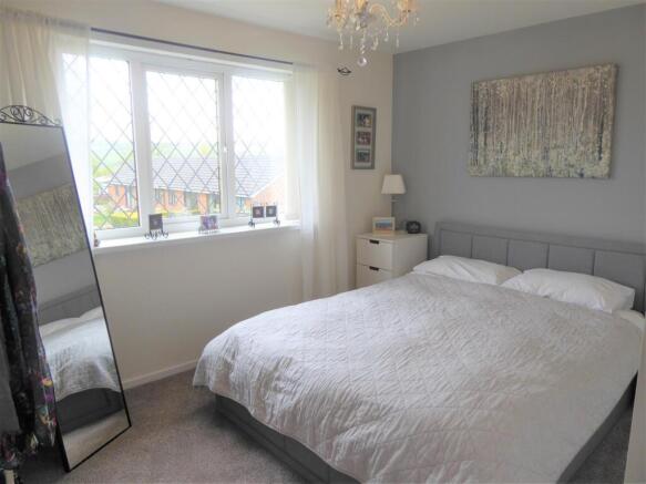 2 bed End of Terrace to rent Image 9