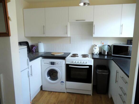 2 Kitchen .jpg