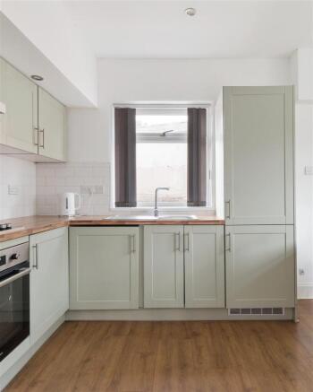 4 bed Semi-Detached for sale Image 7