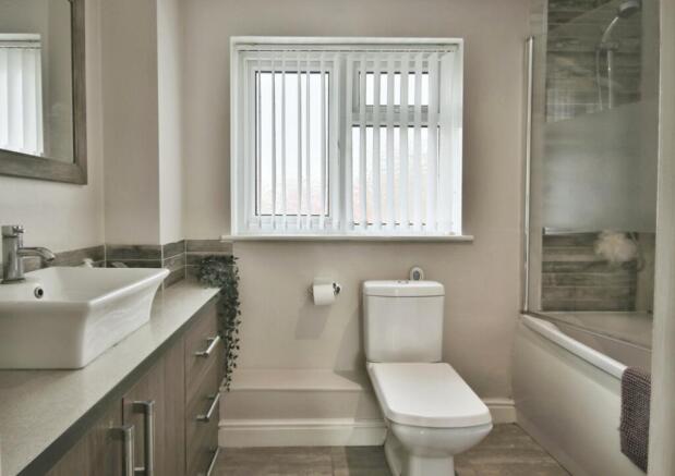 3 bed Terraced for sale Image 12
