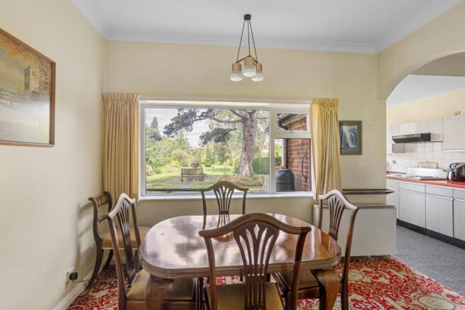 4 bed Detached for sale Image 10