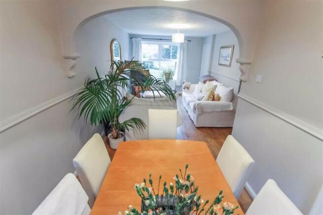 Lounge/Dining Room