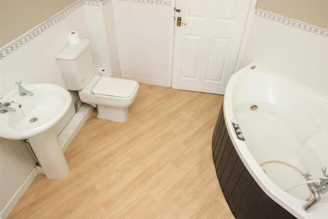 3 bed Terraced for sale Image 10