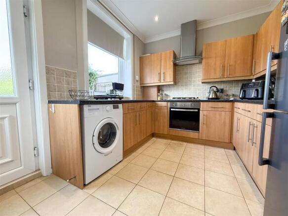 KITCHEN DINING ROOM