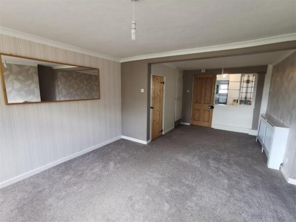 Living Room 2.jpg