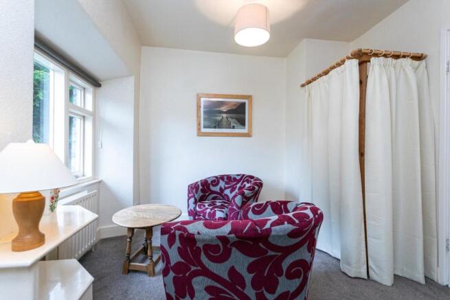 upstairs room 4 (5).jpg