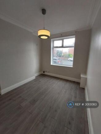 3 bed End of Terrace to rent Image 4