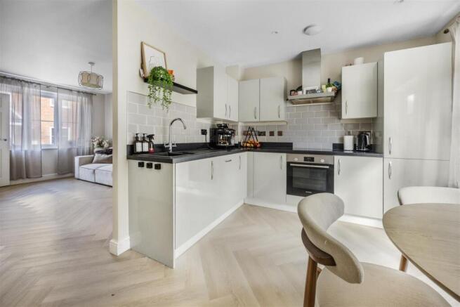 Kitchen 3.jpg