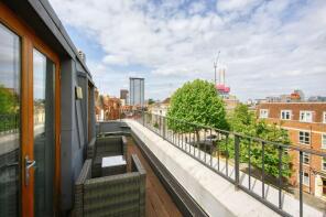 Flat A, 135, East Hill, London SW18 2QB
