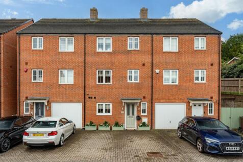 Pine Close, Ware, SG12