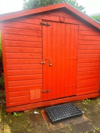 GARDEN SHED
