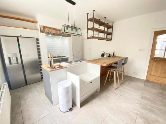 kitchen 4.jpg