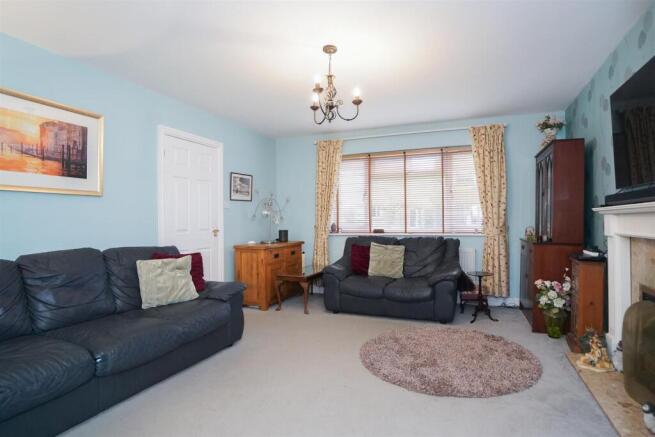 22 Merestone Close Southam-11.jpg