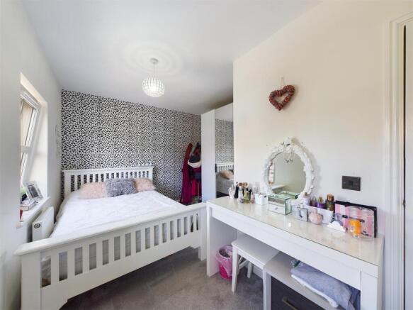 4 bed Detached for sale Image 6